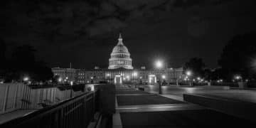 Government Shutdown: Impact on Federal Employees & Services - Cover Image